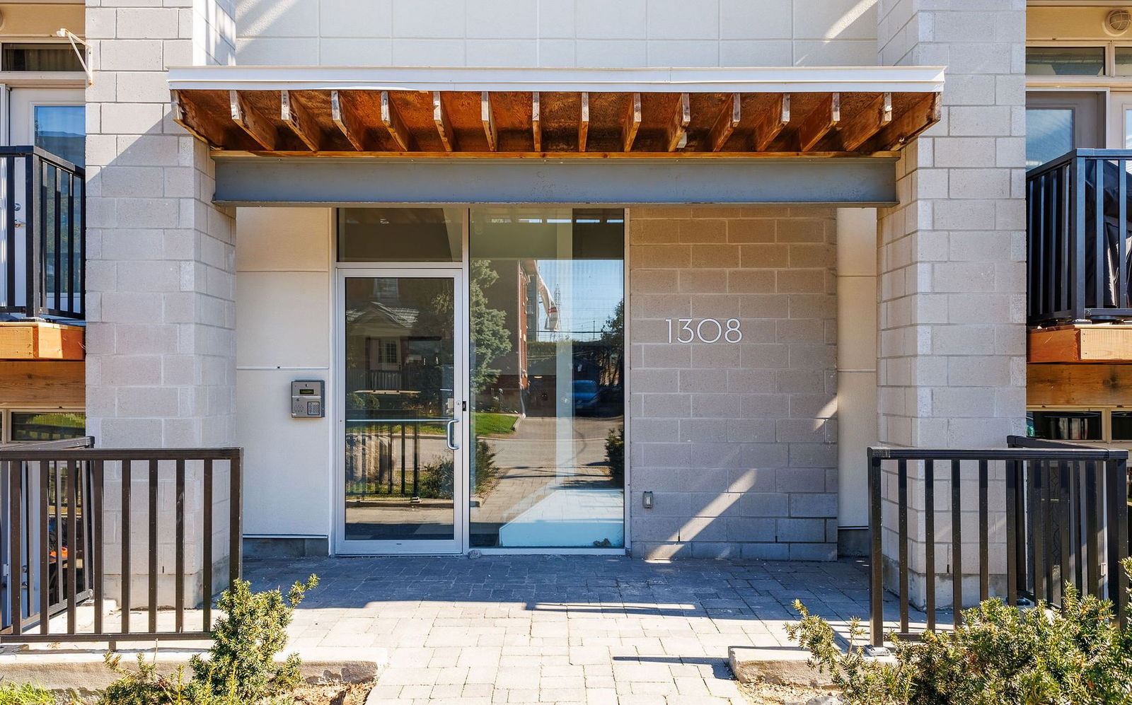 Entrance — Hampton Park Lofts, Ottawa, Toronto