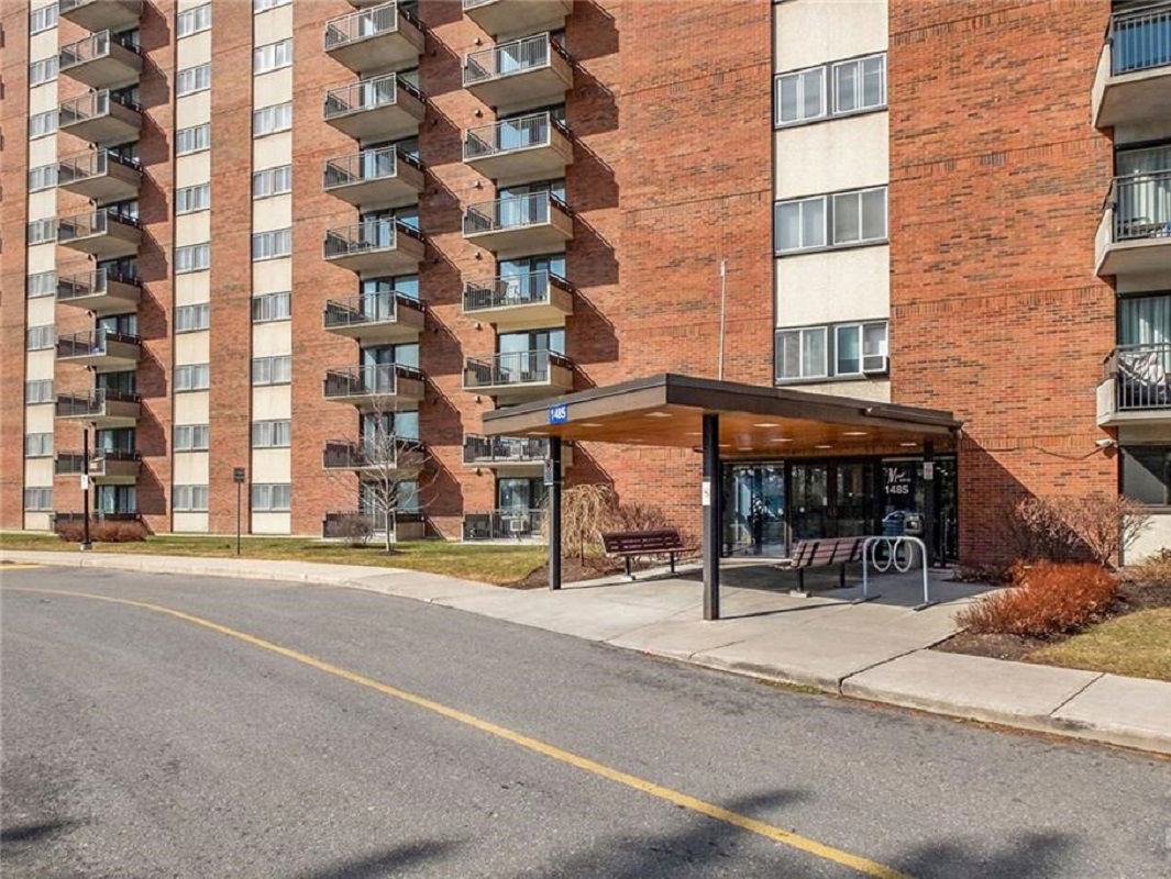 Entrance — Manor House, Ottawa, Toronto