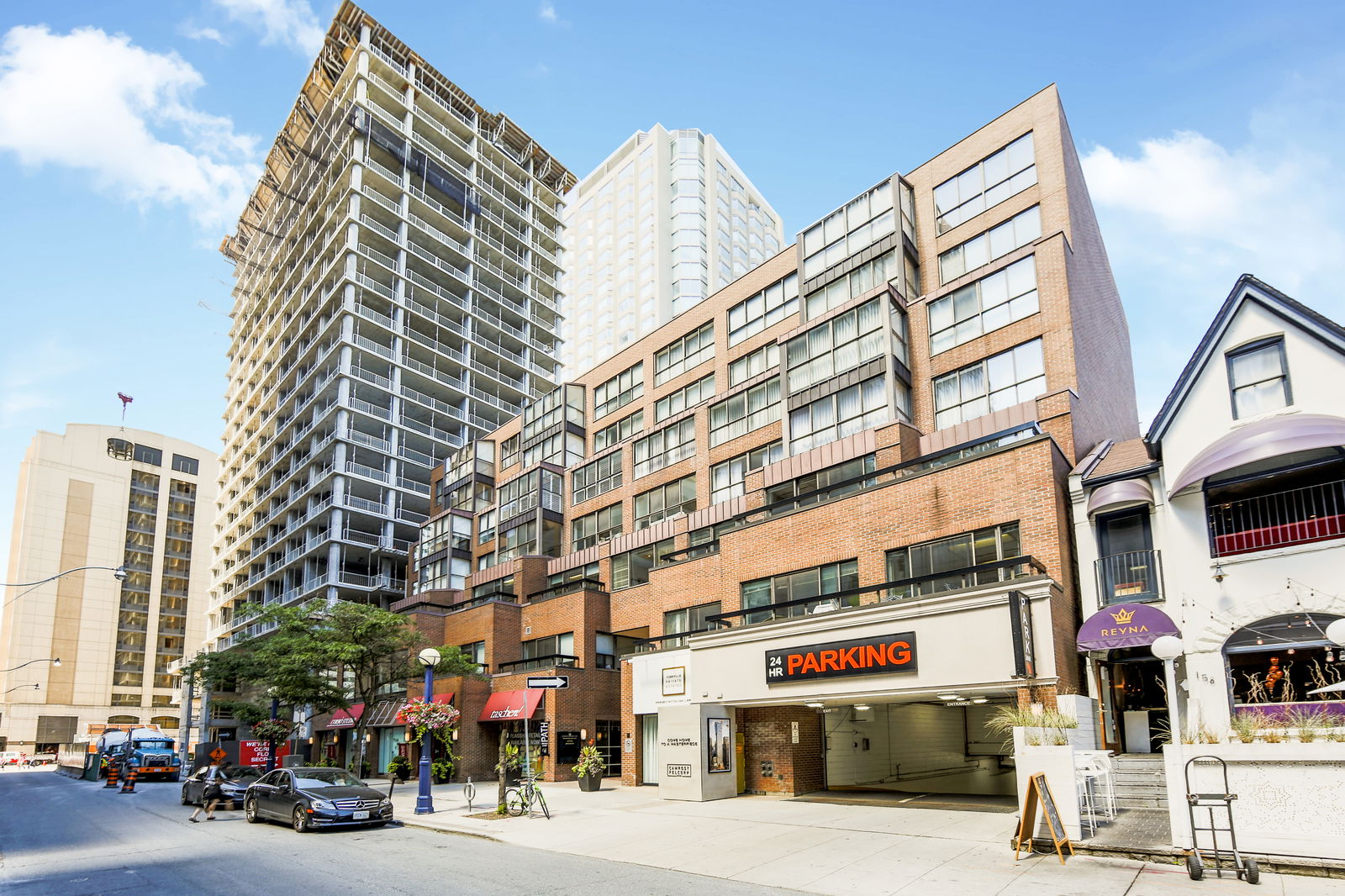 Exterior — Renaissance Court Residences, Downtown, Toronto