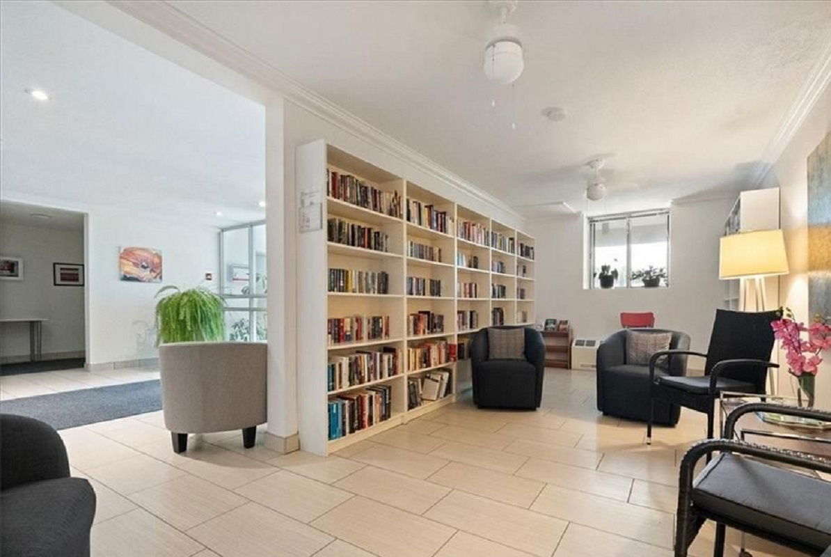 Lobby — Renaissance, Ottawa, Toronto