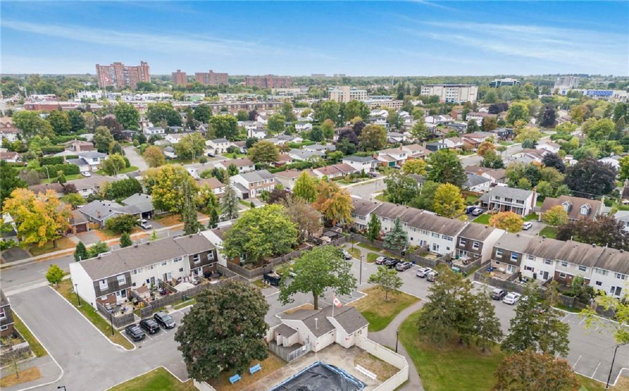 Pebble Court, Ottawa, Toronto