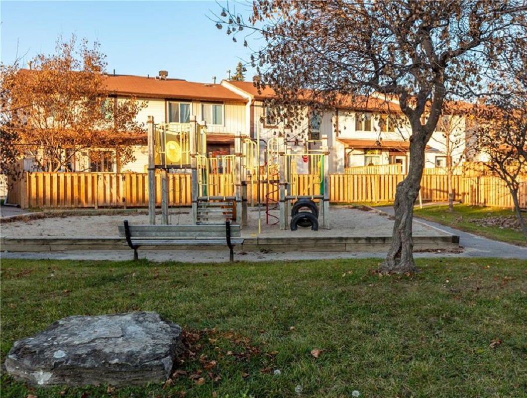 Playground — Heatherington Court, Ottawa, Toronto