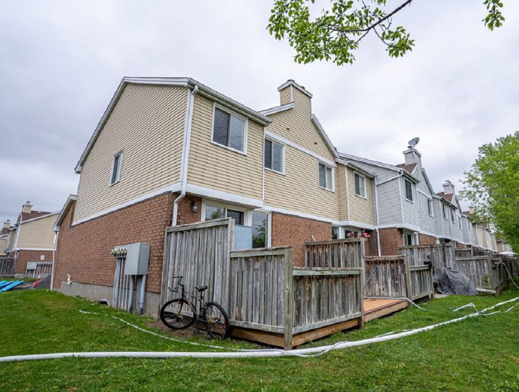 Walkley Gardens, Ottawa, Toronto