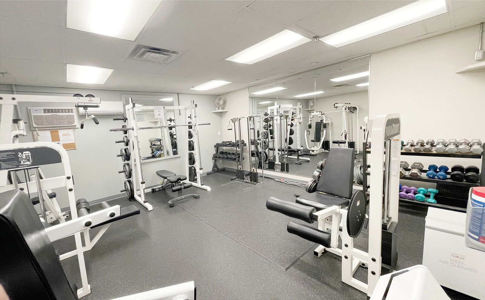 Gym — Frobisher Place, Ottawa, Toronto