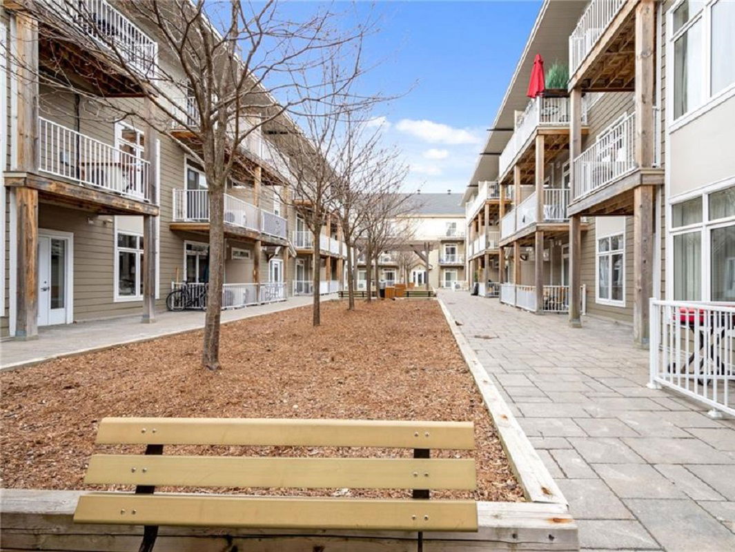 Alta Vista Ridge, Ottawa, Toronto