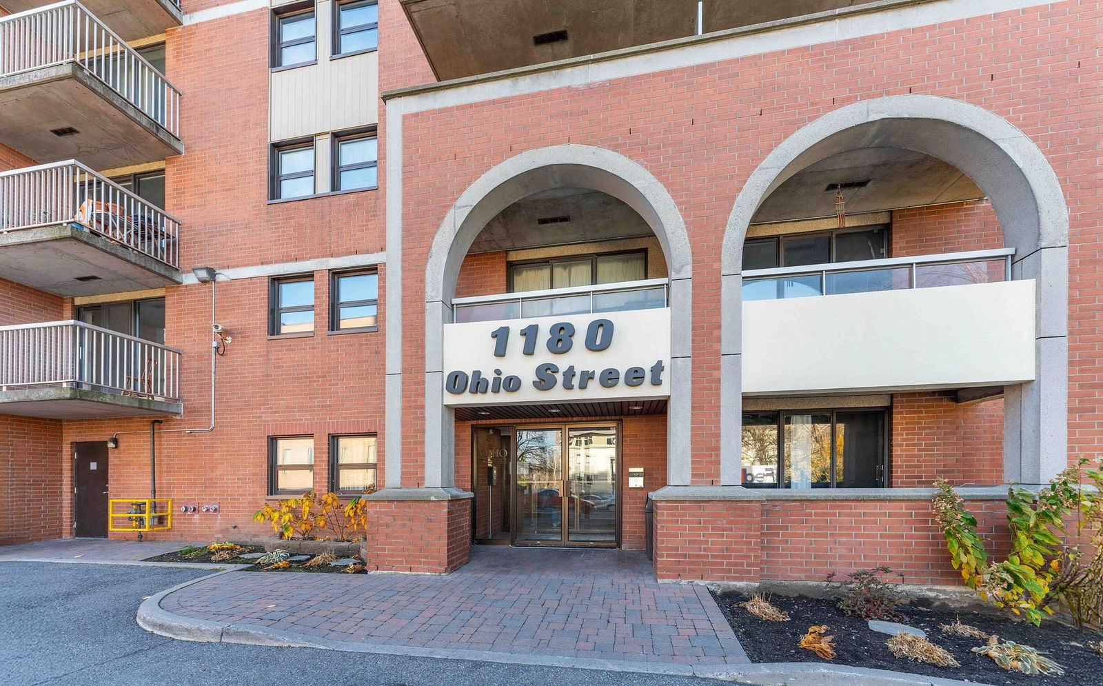 Entrance — Ohio Towers, Ottawa, Toronto