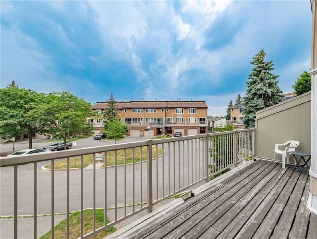 Patio — Huntview Private Townhouses, Ottawa, Toronto