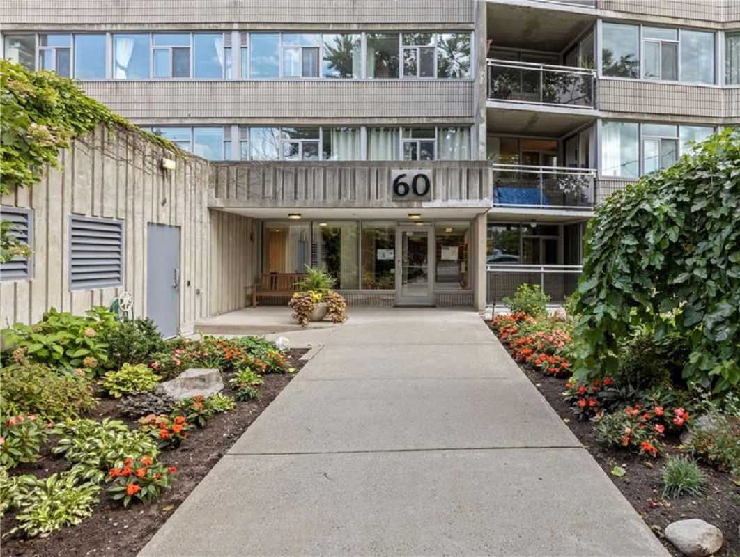 Entrance — Chateau Cartier, Ottawa, Toronto