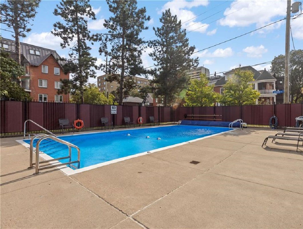 Pool — Chateau Cartier, Ottawa, Toronto