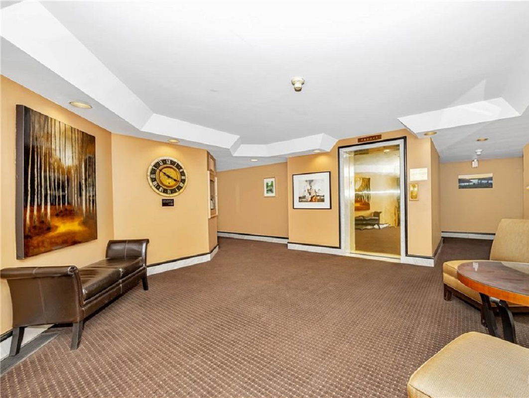 Lobby — One Thirty Queen Elizabeth, Ottawa, Toronto