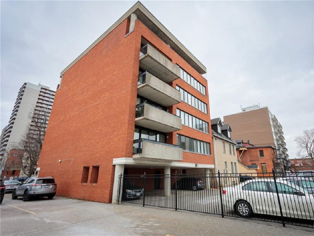 446 Gilmour Street, Ottawa, Toronto