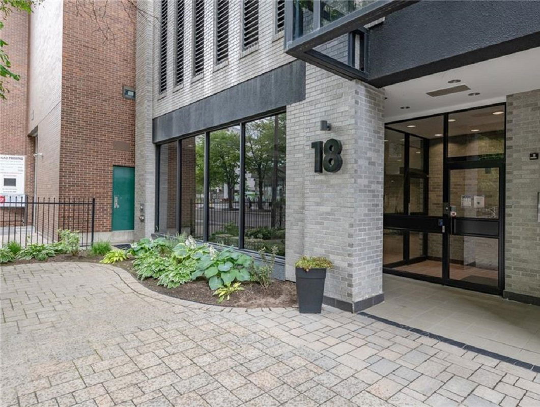 Entrance — 18 Nepean Street, Ottawa, Toronto