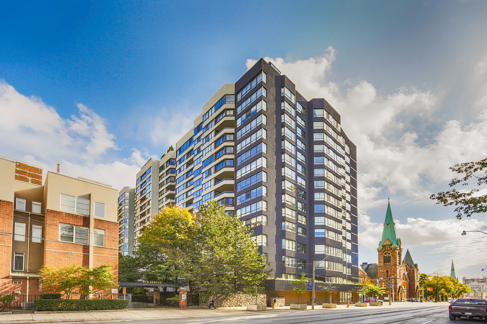 Exterior — Carlton on the Park, Downtown, Toronto