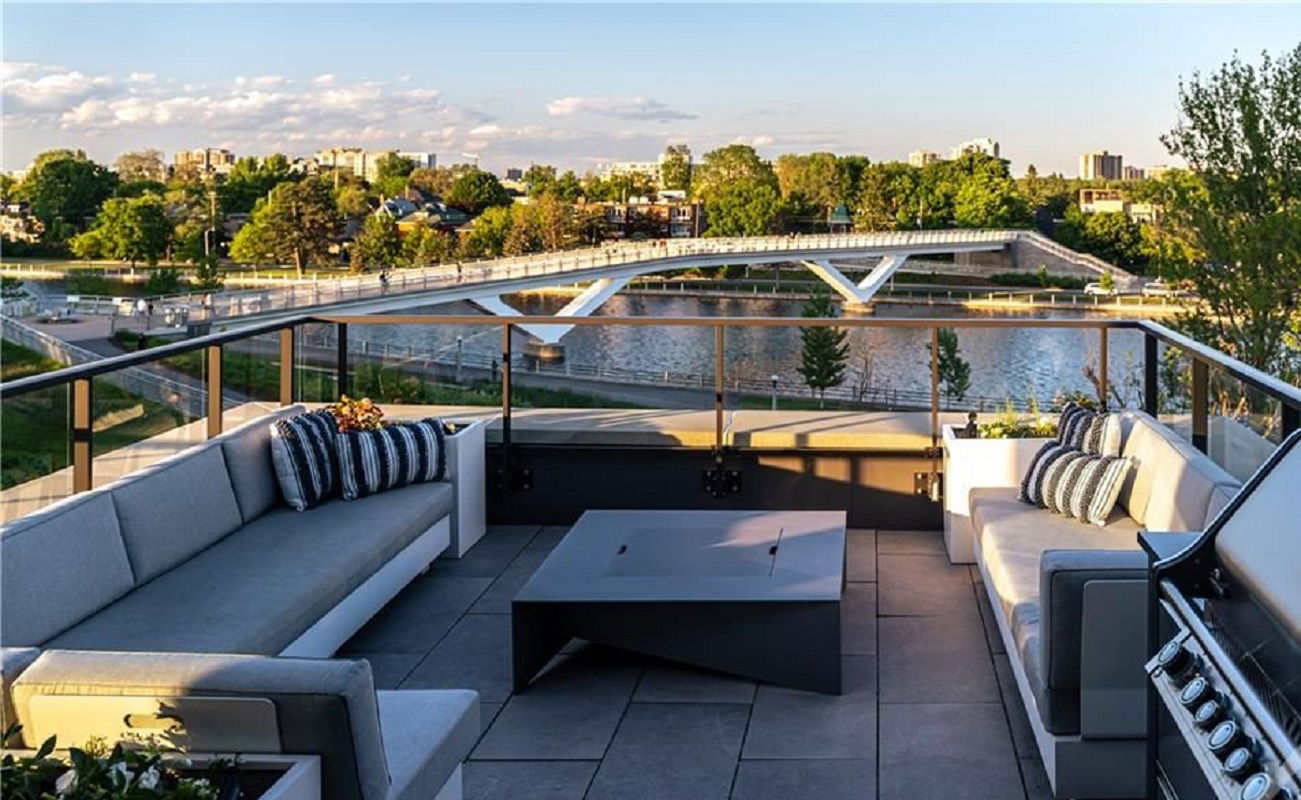 Rooftop Deck — Queen Elizabeth Custom Residences, Ottawa, Toronto