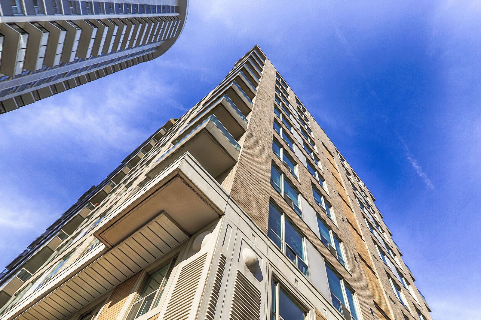 Exterior Sky — The Alexus, Downtown, Toronto