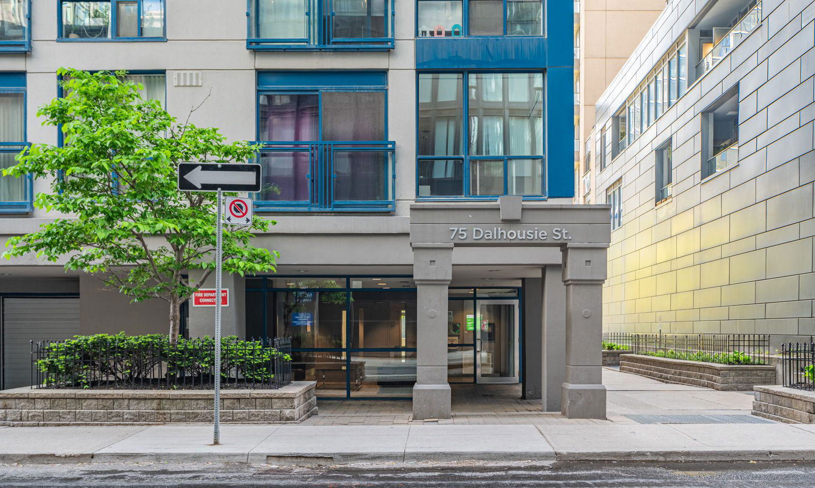 Entrance — The Boot, Downtown, Toronto