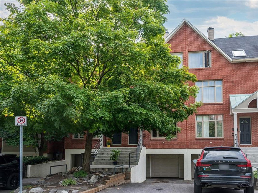 Parkview Court, Ottawa, Toronto