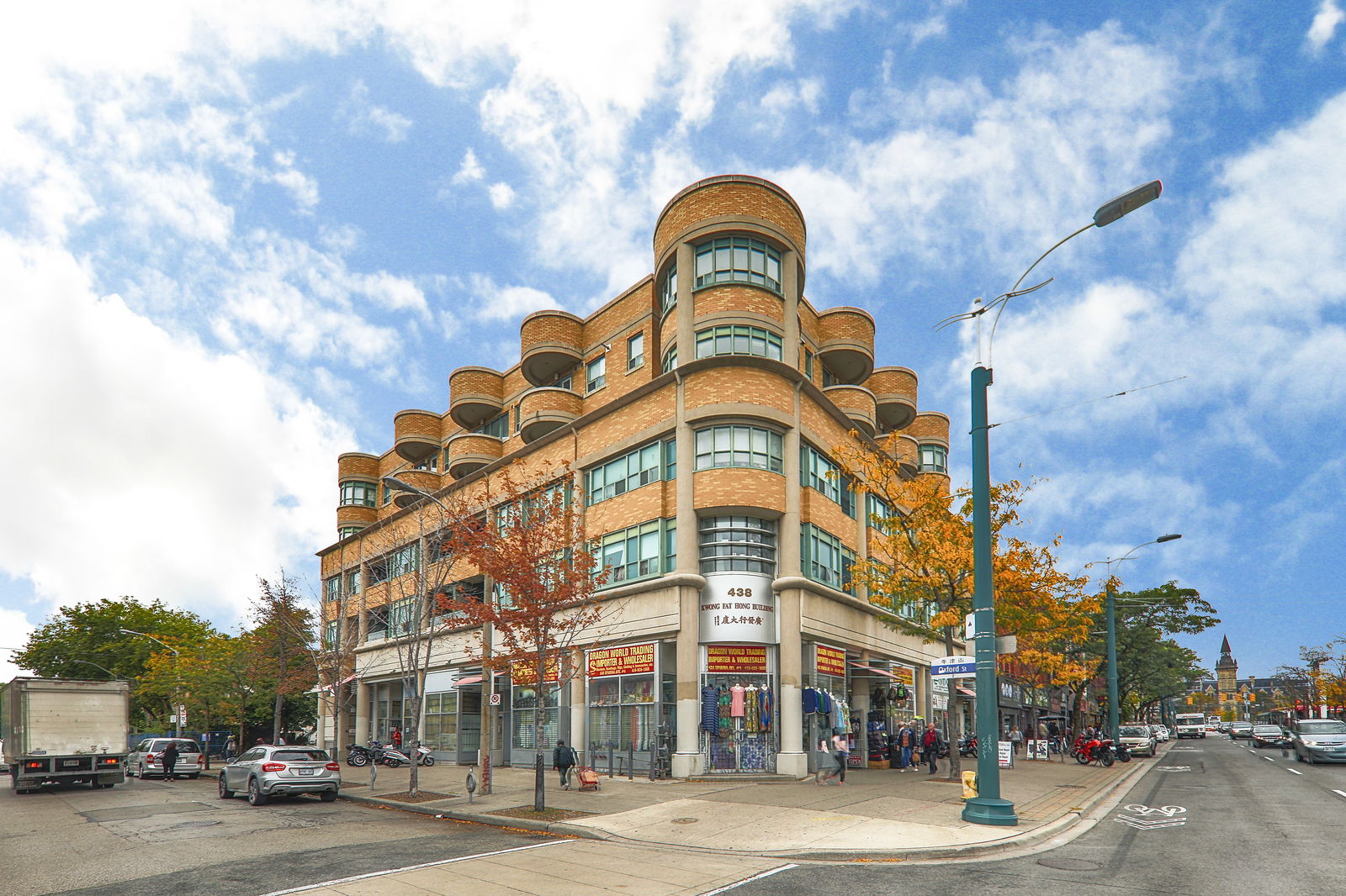 Exterior — 8 Oxford Street Condominiums, Downtown, Toronto