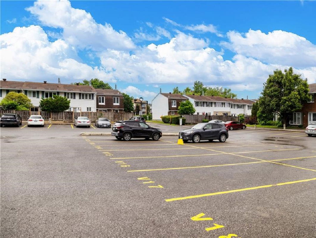 Beacon Hill Gardens, Ottawa, Toronto