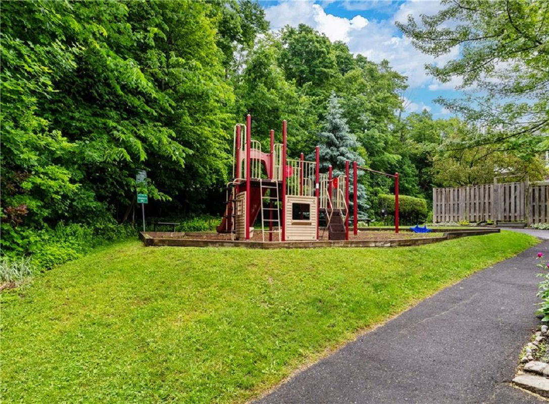 Playground — Beacon Hill Gardens, Ottawa, Toronto