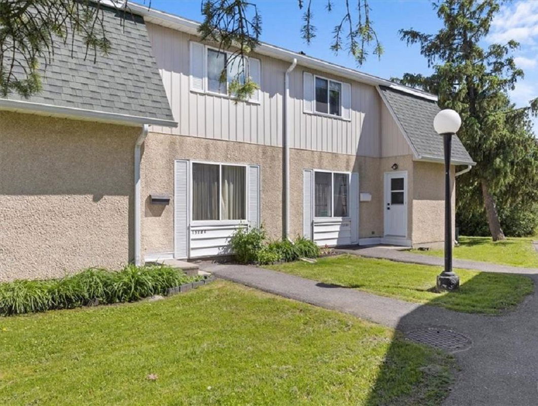 Pineview Court, Ottawa, Toronto