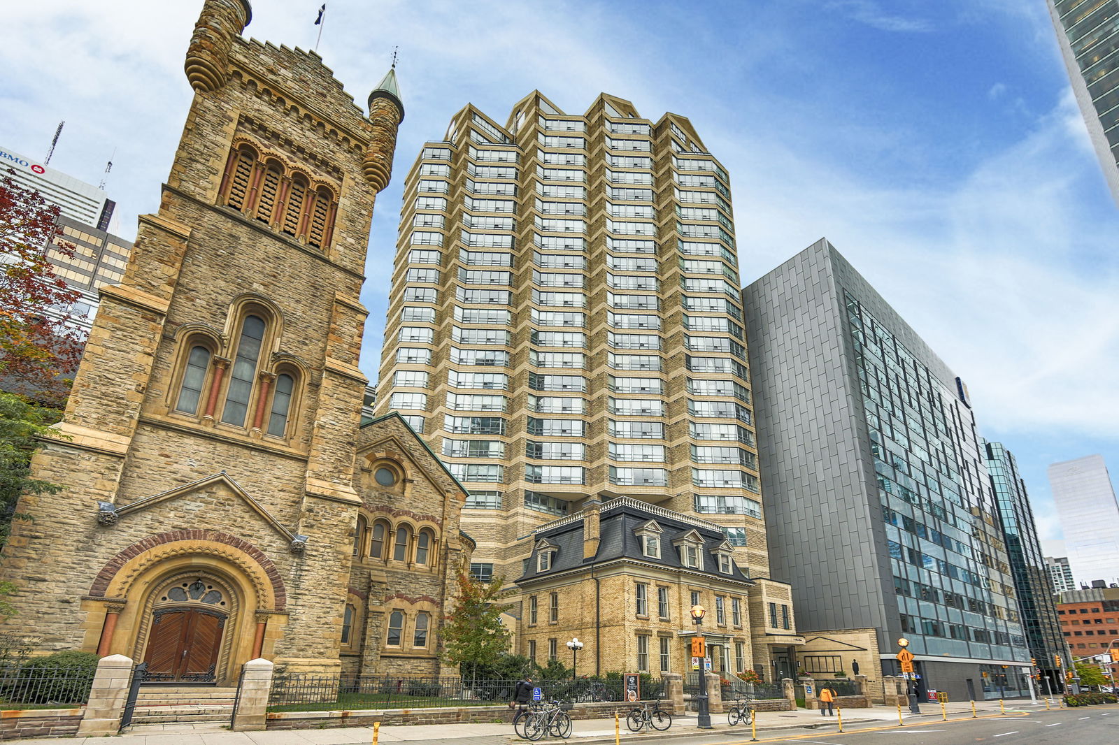 Exterior — Symphony Place, Downtown, Toronto