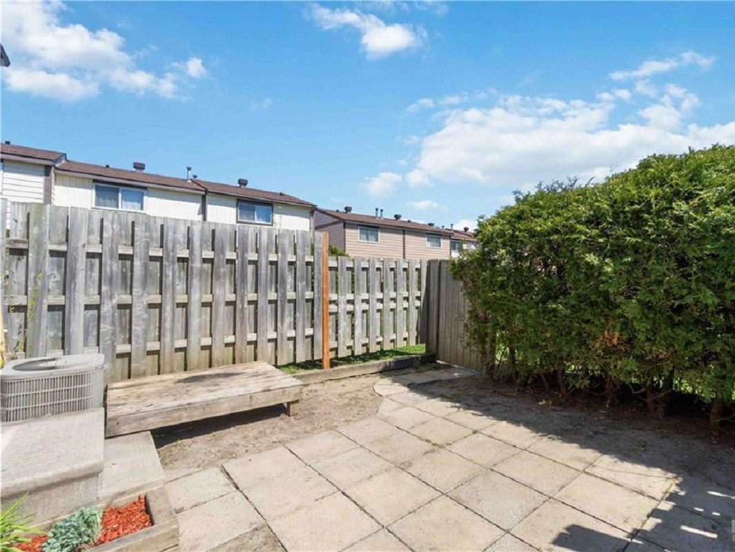 Patio — Deerfield Court, Ottawa, Toronto