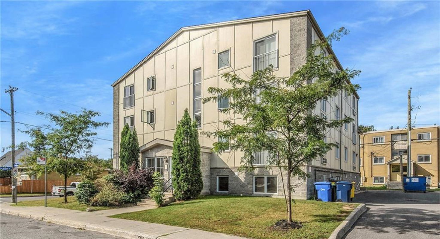 Exterior Side — 646 Cummings, Ottawa, Toronto