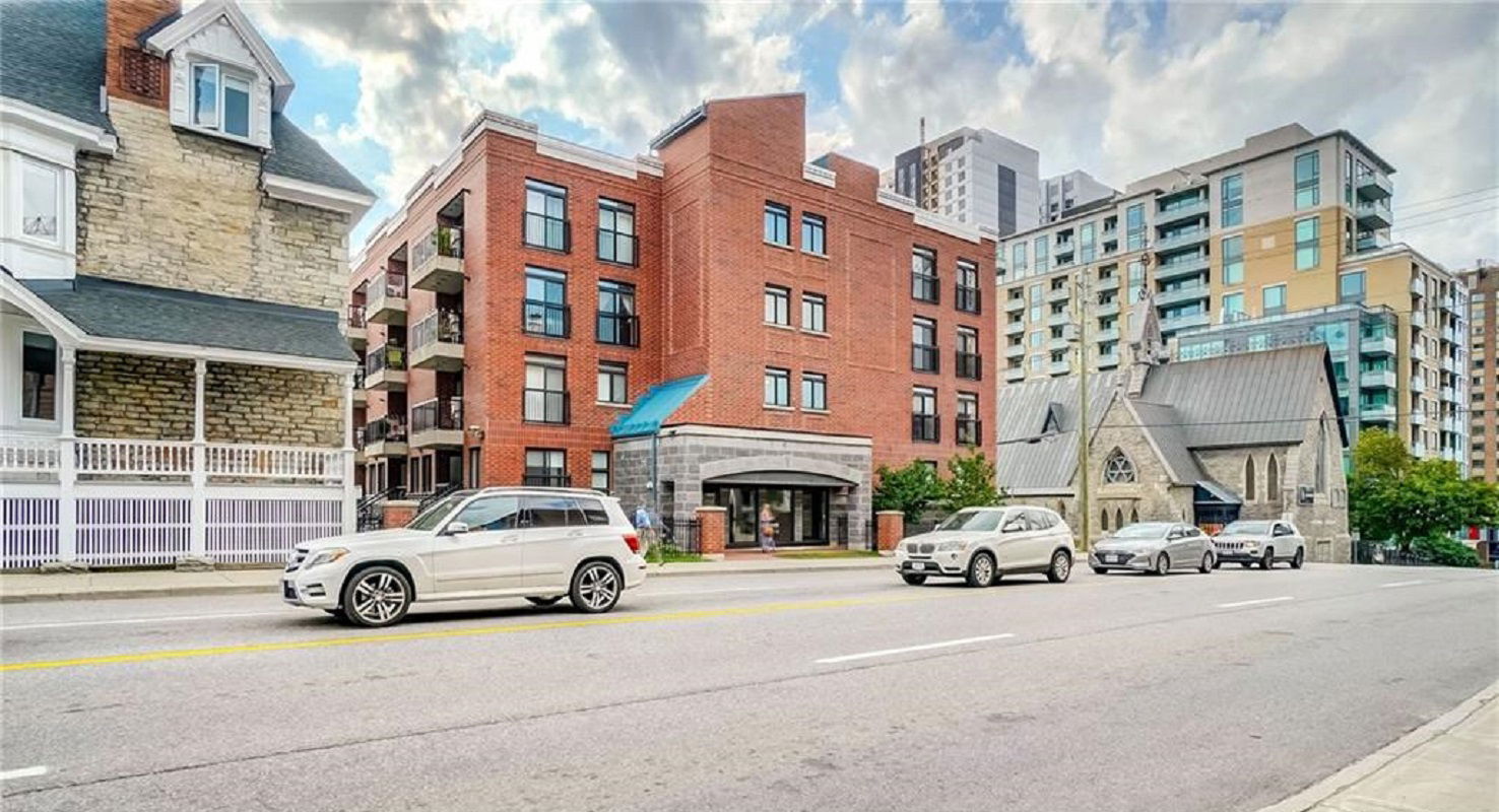 Daly Square, Ottawa, Toronto