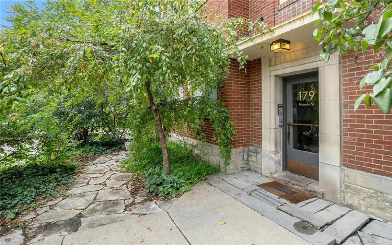 Entrance — 177-179 Wilbrod Street, Ottawa, Toronto