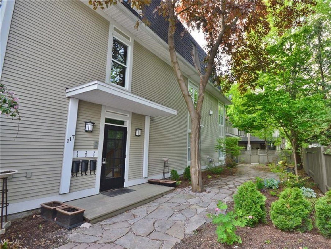 Exterior Side — 117 Crichton Street, Ottawa, Toronto