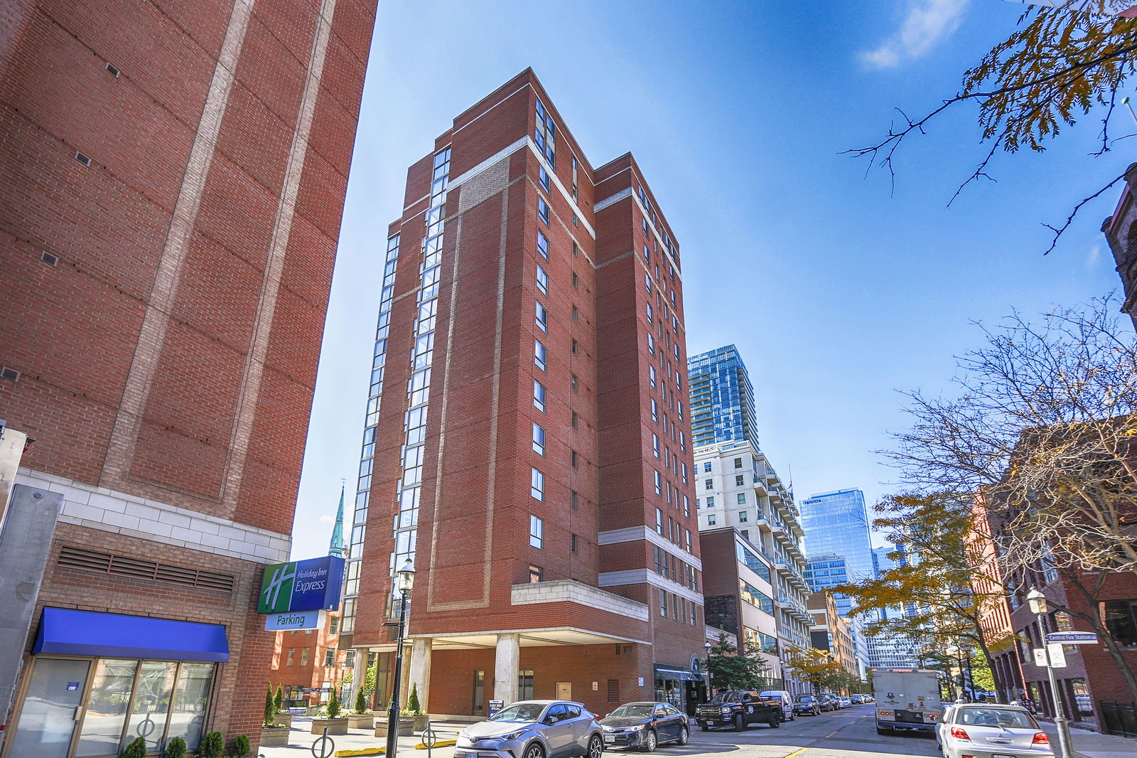 Exterior — St James Square, Downtown, Toronto