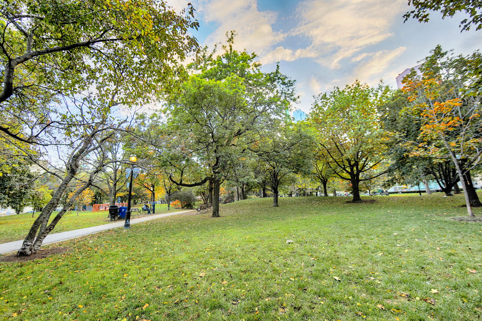 Park — Vu South Tower, Downtown, Toronto