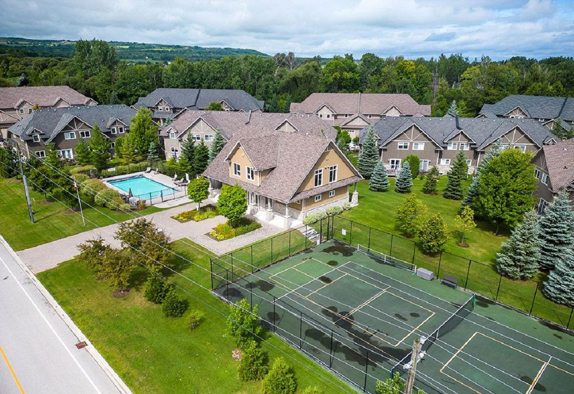 Tennis — Far Hills Lodges, The Blue Mountains, Toronto
