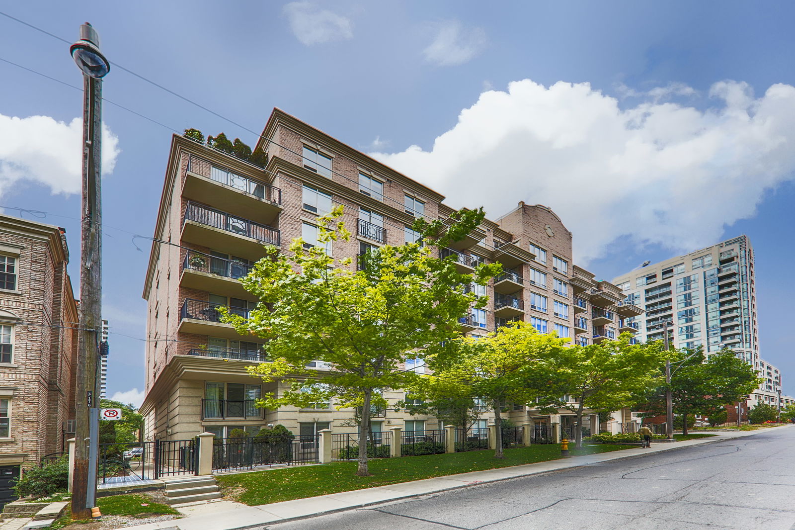 Exterior — Redpath Residences, Midtown, Toronto