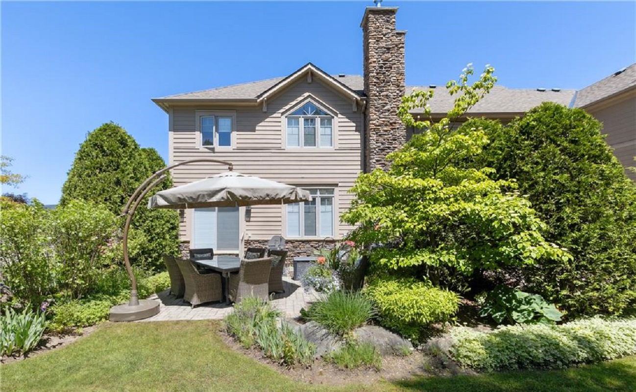 Lora Bay Villas, The Blue Mountains, Toronto