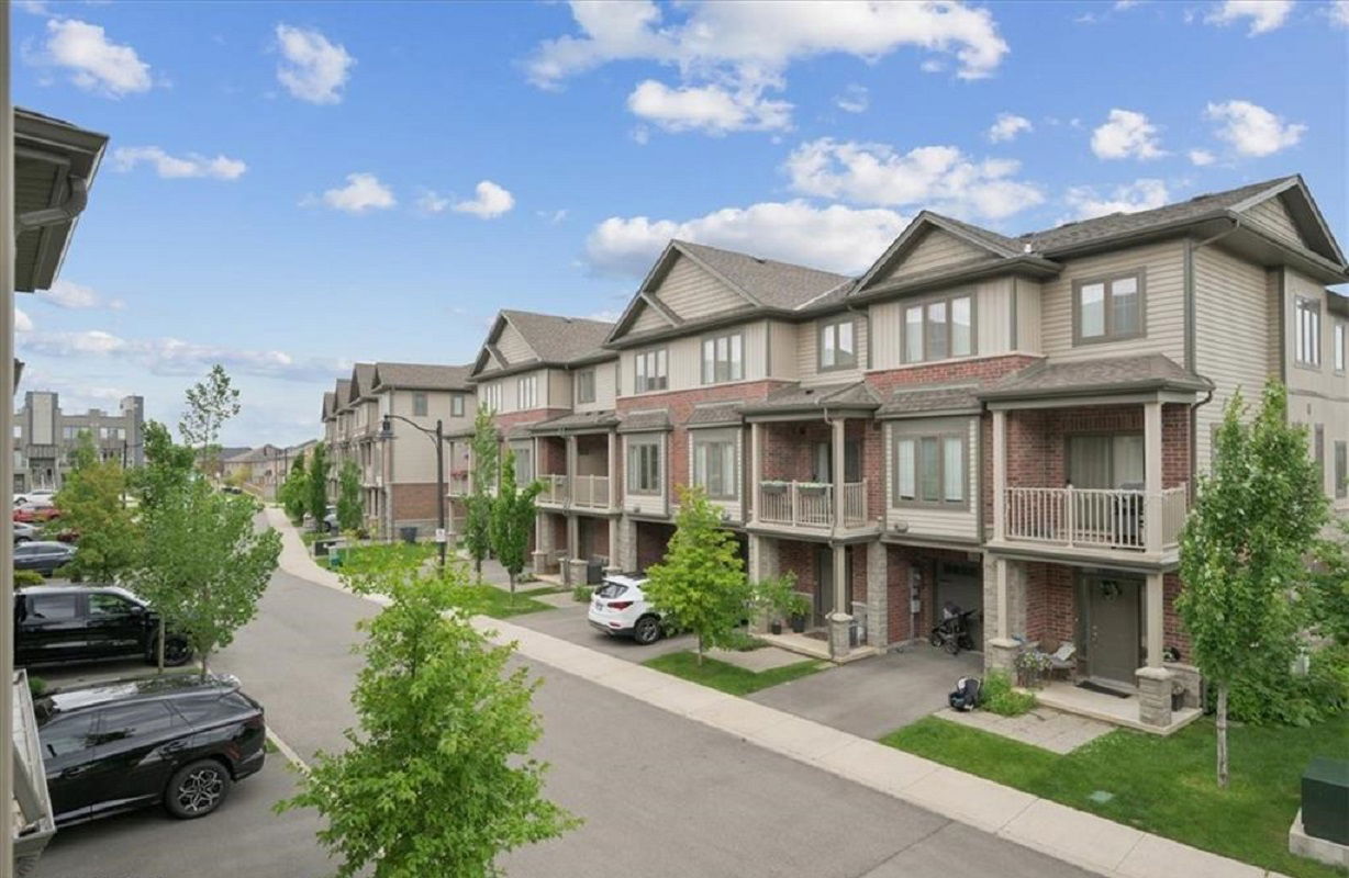 Majestic Towns, Hamilton, Toronto