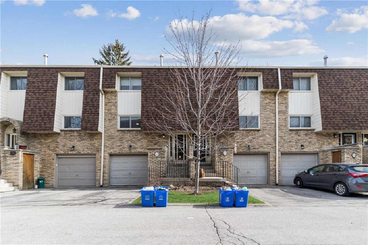 Melanie Crescent, Hamilton, Toronto