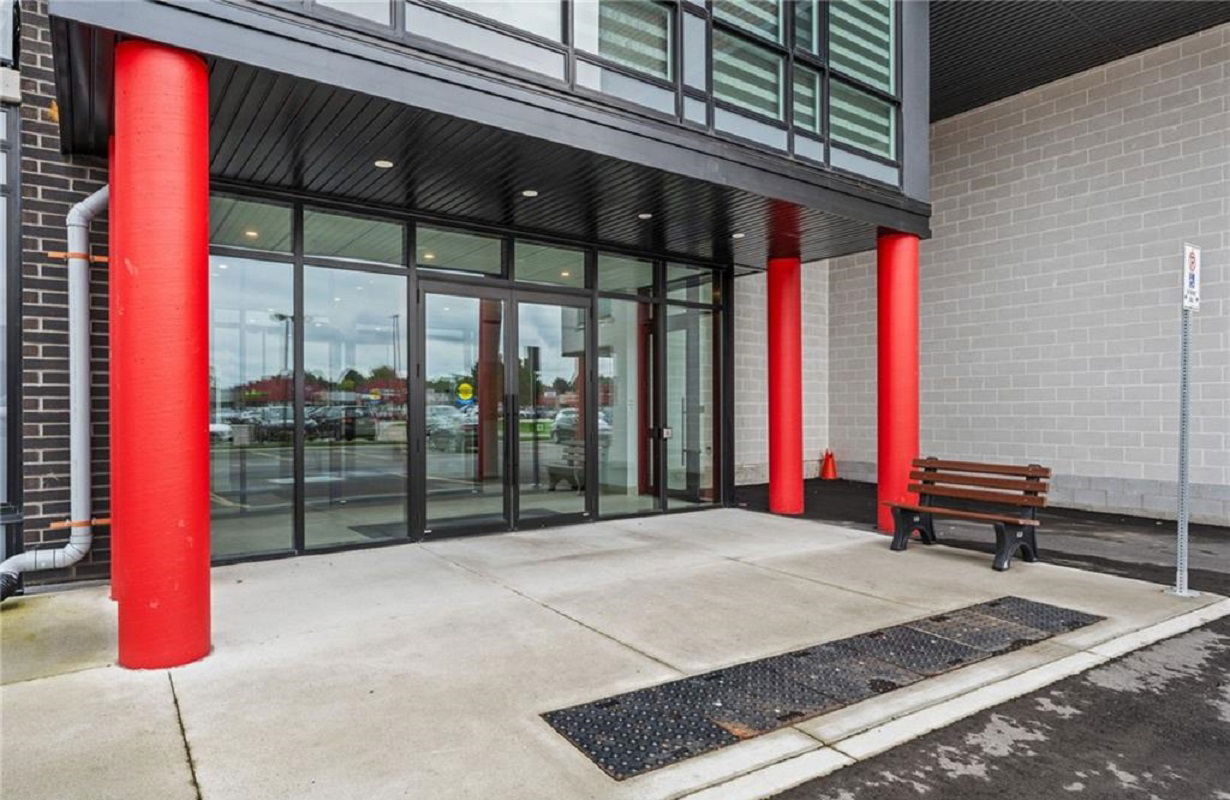 Entrance — 5 Hamilton Condos, Hamilton, Toronto