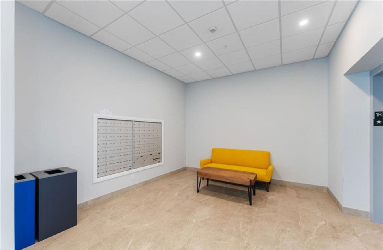 Lobby — 5 Hamilton Condos, Hamilton, Toronto