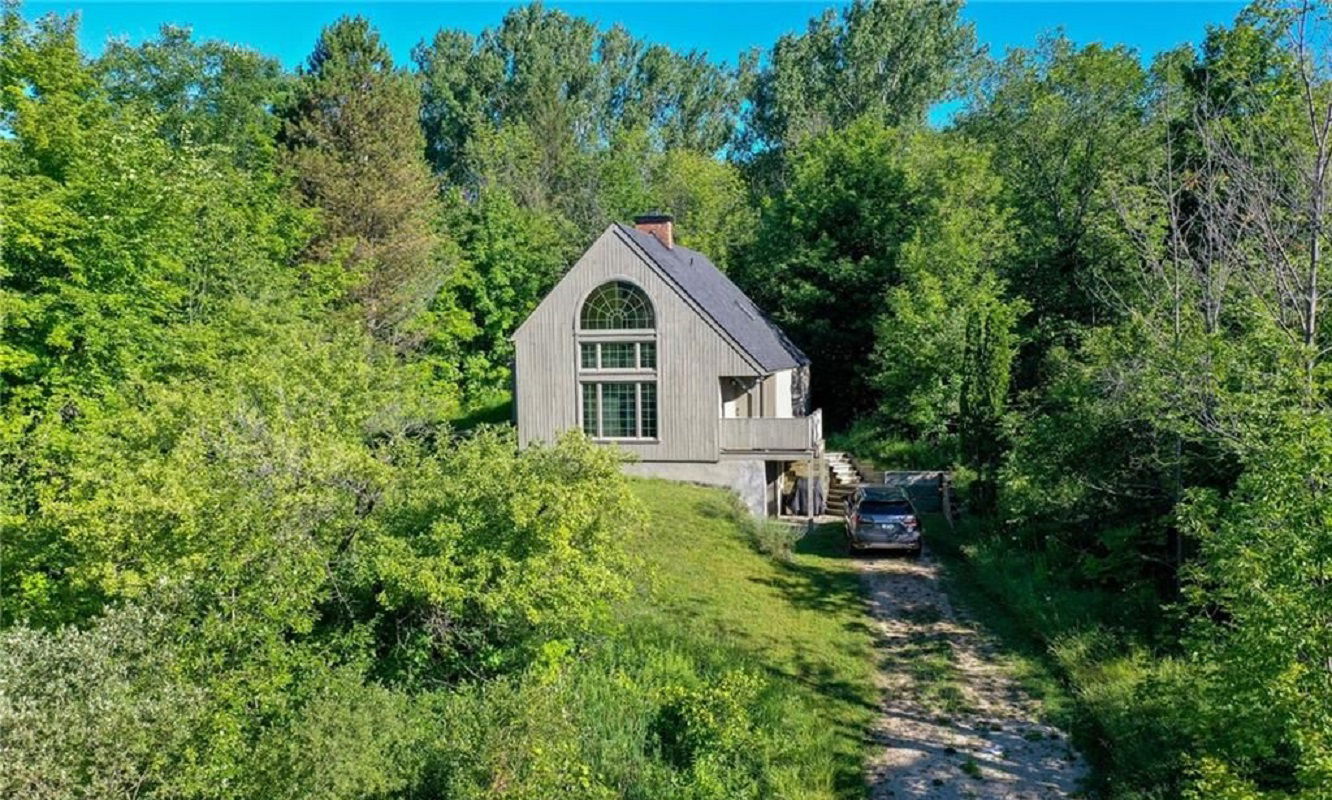 Mews Court Condos, Clearview, Toronto