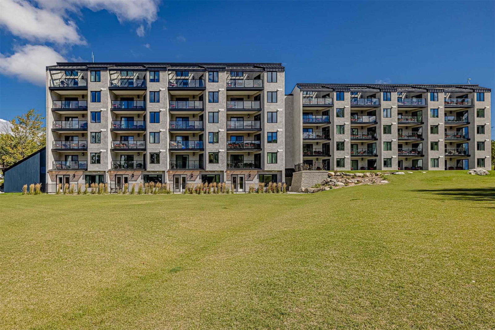 Slopeside Condos, Oro-Medonte, Toronto