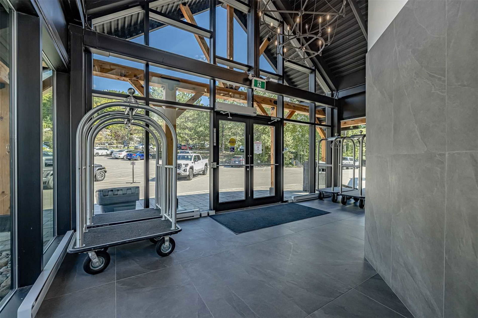 Lobby — Slopeside Condos, Oro-Medonte, Toronto