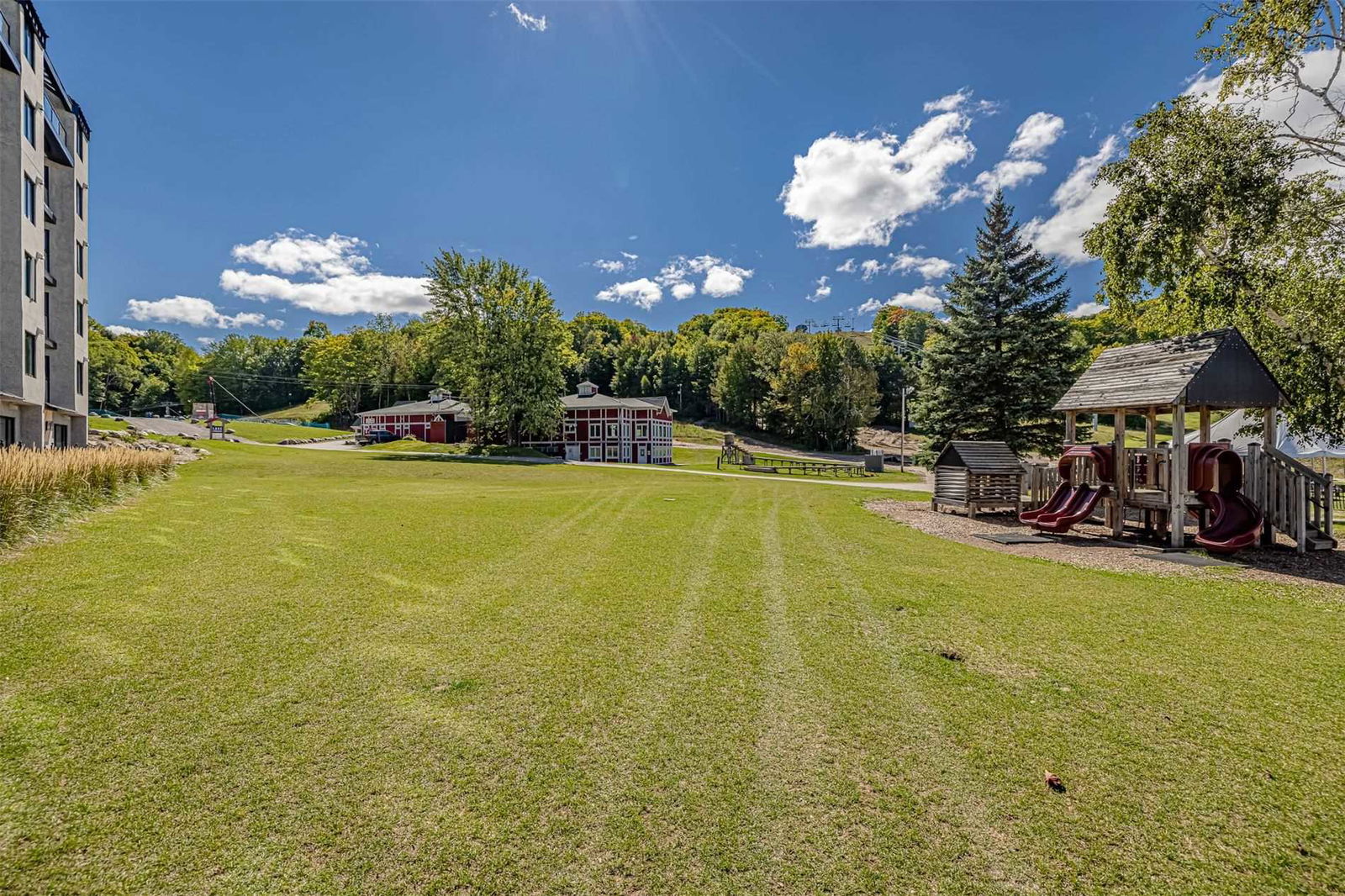 Park — Slopeside Condos, Oro-Medonte, Toronto