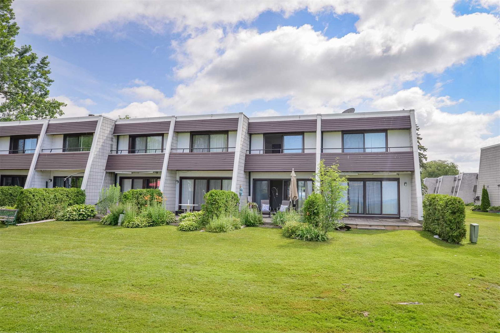 1 Paradise Condos, Ramara, Toronto