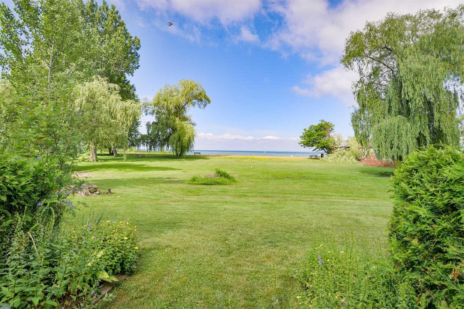 1 Paradise Condos, Ramara, Toronto