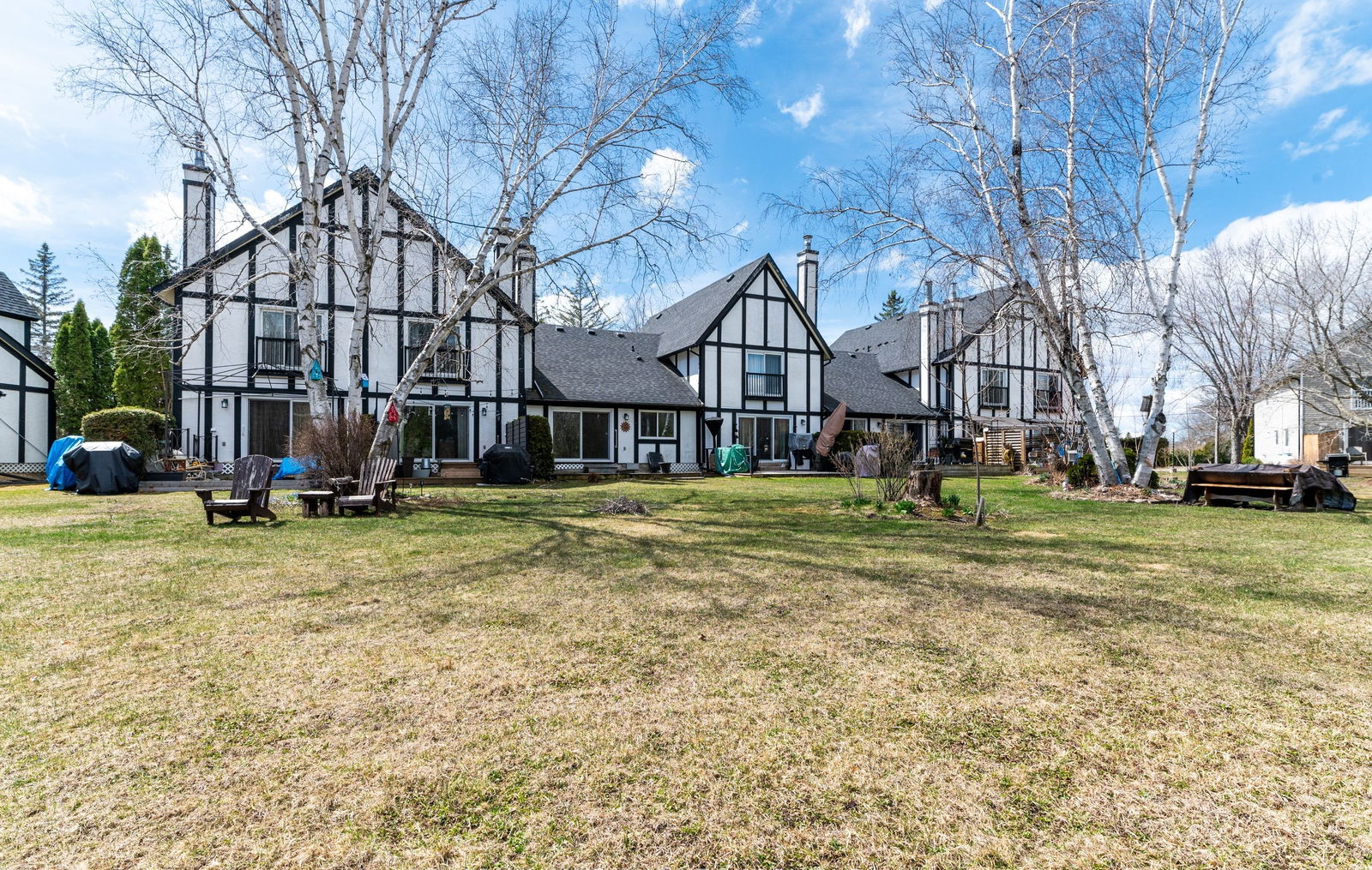 41 Laguna Condos, Ramara, Toronto