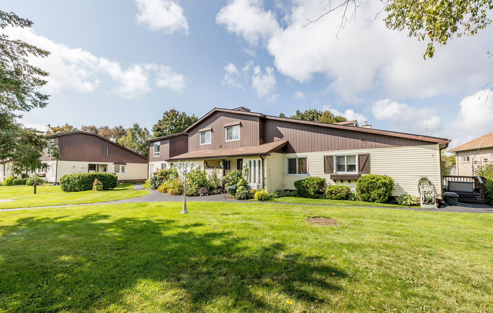 Exterior Side — 70 Laguna Condos, Ramara, Toronto