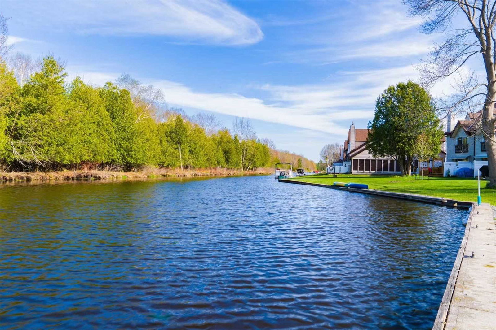 Laguna Shores Mews, Ramara, Toronto