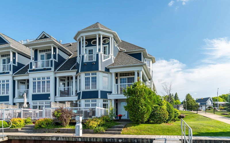 Mundy's Harbour Condominiums